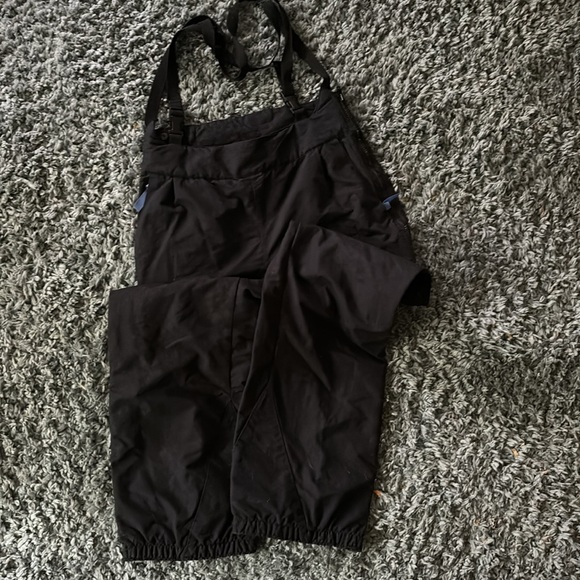 Patagonia snow pants with suspenders. Nylon shell. Women’s. - Picture 3 of 9